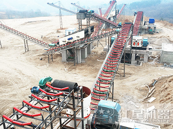 高質(zhì)、高產(chǎn)能800萬噸砂石生產(chǎn)線設(shè)備現(xiàn)場