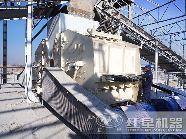 日產(chǎn)500PF反擊式碎石機(jī)_嗑石機(jī)現(xiàn)場作業(yè) 日產(chǎn)500PF反擊式碎石機(jī)_嗑石機(jī)現(xiàn)場作業(yè)