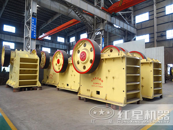顎式破碎機(jī)（鄂破）的生產(chǎn)車(chē)間