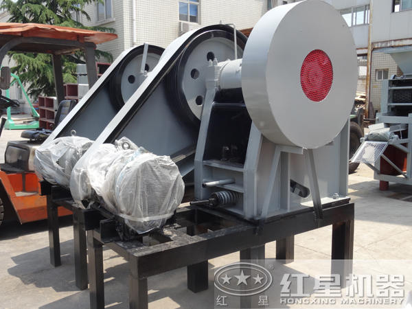 pe200-300側(cè)面圖，搭載7.5kw電動機