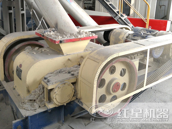 對輥式破碎機(jī)現(xiàn)場圖片 對輥式破碎機(jī)現(xiàn)場圖片