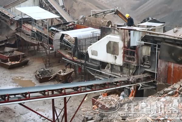 顎式移動破碎機(jī)用來破碎建筑垃圾