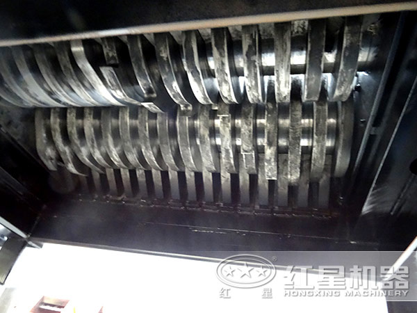 金屬破碎機(jī)內(nèi)部