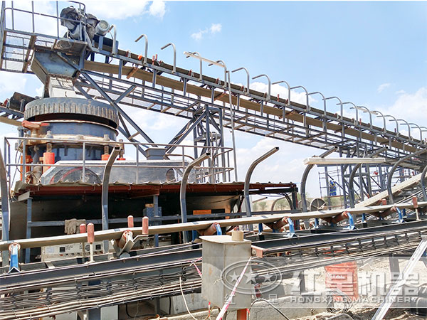 HXGYS全液壓圓錐破碎機(jī)現(xiàn)場作業(yè)