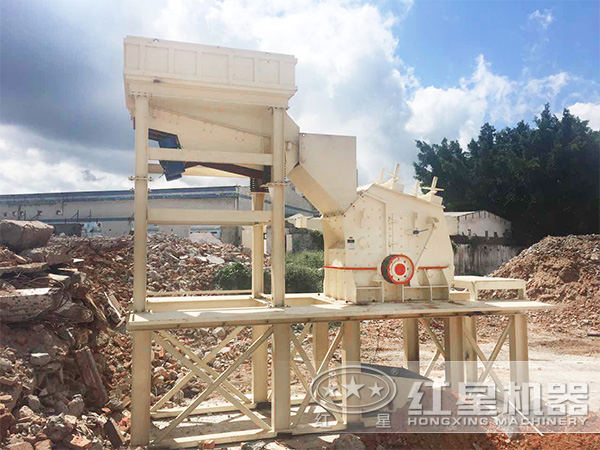 新型500t/hHD德版反擊式碎石機(jī)現(xiàn)場(chǎng)作業(yè)圖 新型500t/hHD德版反擊式碎石機(jī)現(xiàn)場(chǎng)作業(yè)圖