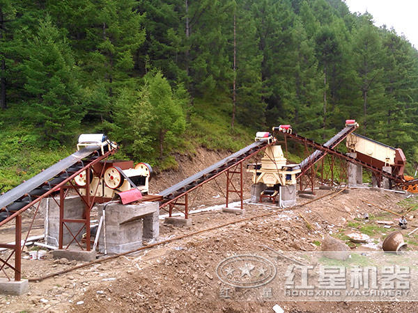 時產(chǎn)200--500麻石破碎制砂生產(chǎn)線現(xiàn)場作業(yè)圖 時產(chǎn)200--500麻石破碎制砂生產(chǎn)線現(xiàn)場作業(yè)圖
