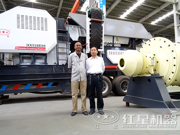 日產(chǎn)2000噸汽車式流動粉碎機廠區(qū)圖 日產(chǎn)2000噸汽車式流動粉碎機廠區(qū)圖