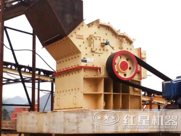 砂石廠石灰?guī)r1010細碎機現(xiàn)場作業(yè)圖 砂石廠石灰?guī)r1010細碎機現(xiàn)場作業(yè)圖