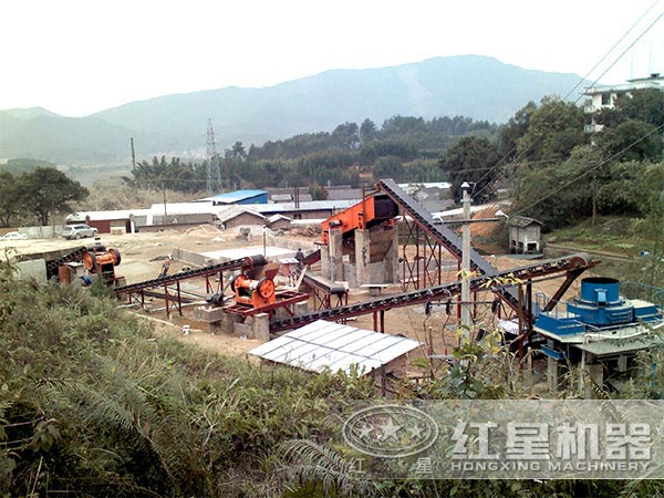 河卵石制砂機(jī)現(xiàn)場作業(yè)圖 河卵石制砂機(jī)現(xiàn)場作業(yè)圖