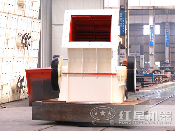 錘式石頭粉碎機發(fā)貨現(xiàn)場