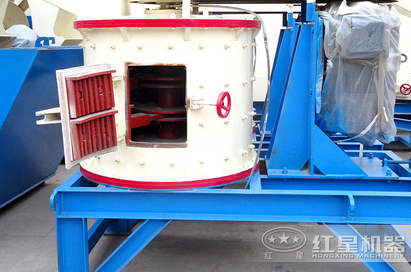 立式碎煤機(jī)內(nèi)部結(jié)構(gòu) 立式碎煤機(jī)內(nèi)部結(jié)構(gòu)