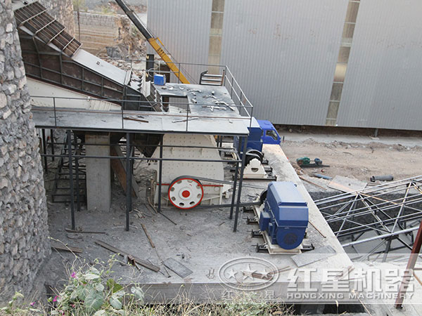 砂石廠作業(yè)現(xiàn)場作業(yè)圖