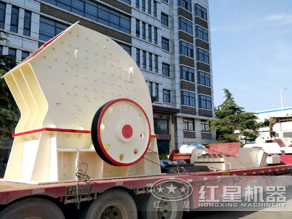 立軸煤渣錘破機(jī)廠區(qū)發(fā)貨圖