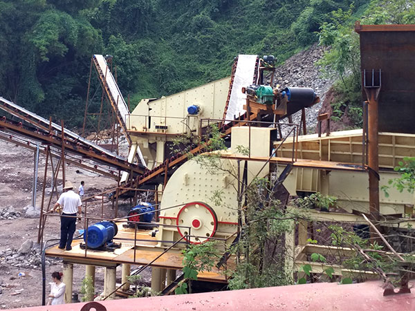 錘破現(xiàn)場(chǎng)作業(yè)圖