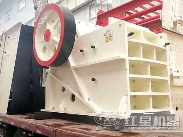 大塊石料制成碎沙設(shè)備現(xiàn)場(chǎng)發(fā)貨 大塊石料制成碎沙設(shè)備現(xiàn)場(chǎng)發(fā)貨