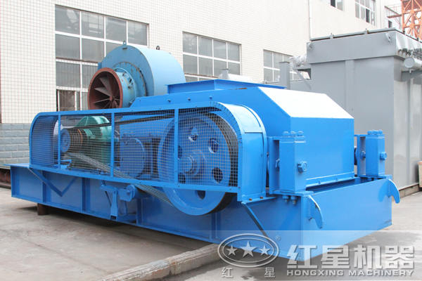 一臺輥式破碎機 一臺輥式破碎機