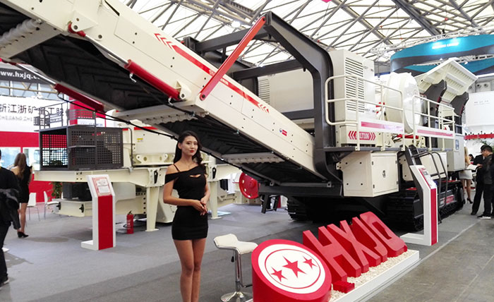 新型移動(dòng)破參展現(xiàn)場 新型移動(dòng)破參展現(xiàn)場