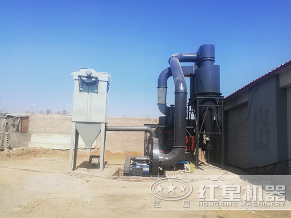 打粉機(jī)現(xiàn)場(chǎng)作業(yè)圖