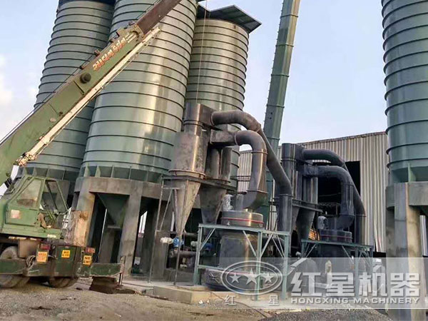 多功能制粉機作業(yè)現(xiàn)場 多功能制粉機作業(yè)現(xiàn)場