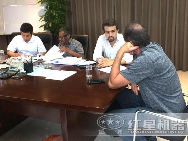 紅星玄武巖破碎機生產(chǎn)線質(zhì)優(yōu)價廉與印度尼西亞達成合作協(xié)議