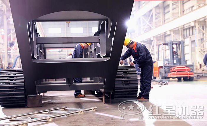 履帶流動石子機履帶細(xì)節(jié)圖