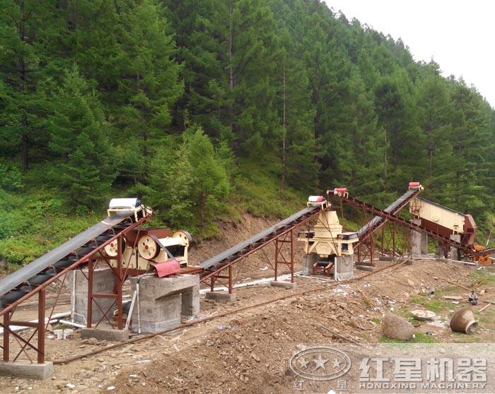 成套砂石生產(chǎn)線設(shè)備現(xiàn)場(chǎng)