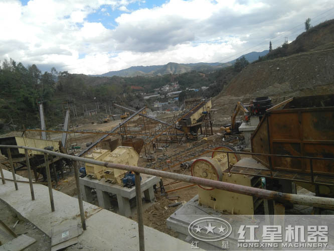 全套砂石生產(chǎn)線現(xiàn)場(chǎng) 全套砂石生產(chǎn)線現(xiàn)場(chǎng)