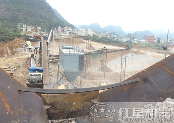 山東泰安時(shí)產(chǎn)500-600噸石灰石破碎生產(chǎn)線 山東泰安時(shí)產(chǎn)500-600噸石灰石破碎生產(chǎn)線
