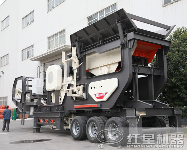 200多噸青石移動(dòng)式碎石機(jī) 200多噸青石移動(dòng)式碎石機(jī)