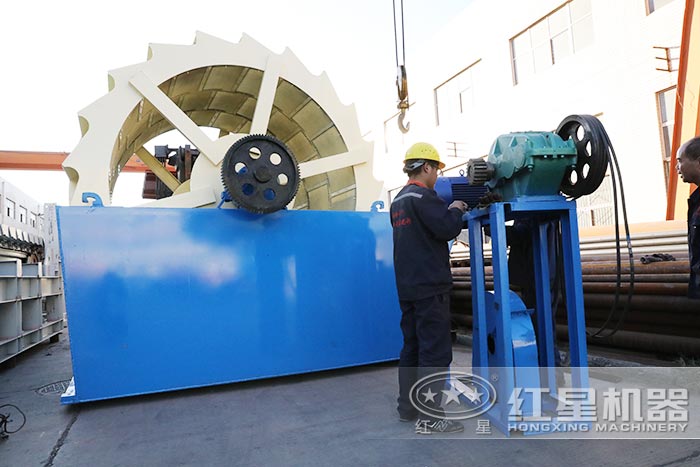 紅星技術(shù)人員安裝電機(jī)讓用戶免費(fèi)技術(shù)咨詢