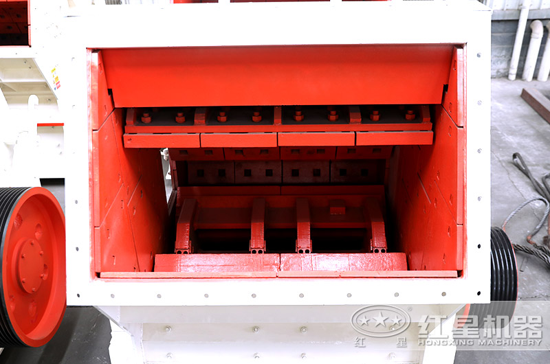 反擊式破碎機(jī)進(jìn)料口