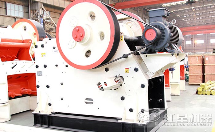 紅星廠家生產(chǎn)的CJ顎式破碎機(jī)