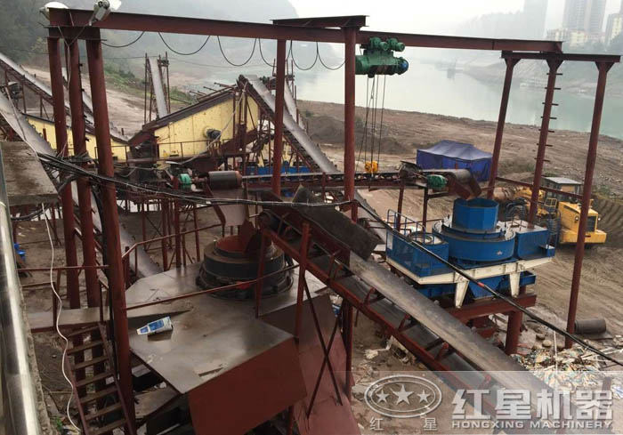 河石破碎制砂現(xiàn)場