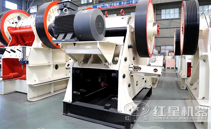 小型顎式咬石機(jī)