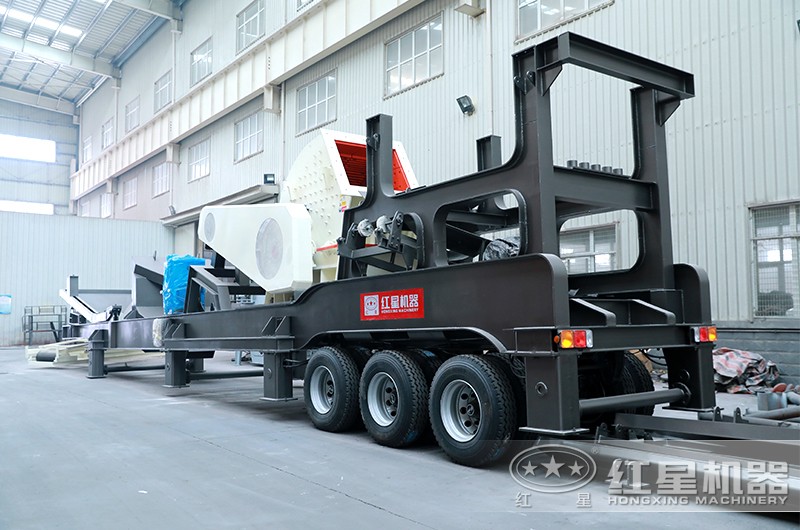 搭載重錘式破碎機的石灰石移動式破碎機 搭載重錘式破碎機的石灰石移動式破碎機