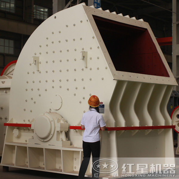 大型重錘式石頭破碎機(jī) 大型重錘式石頭破碎機(jī)