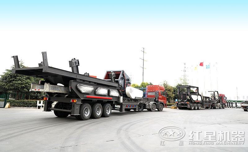 輪胎配置的可移動(dòng)的道砟石機(jī)車頭牽引開著走