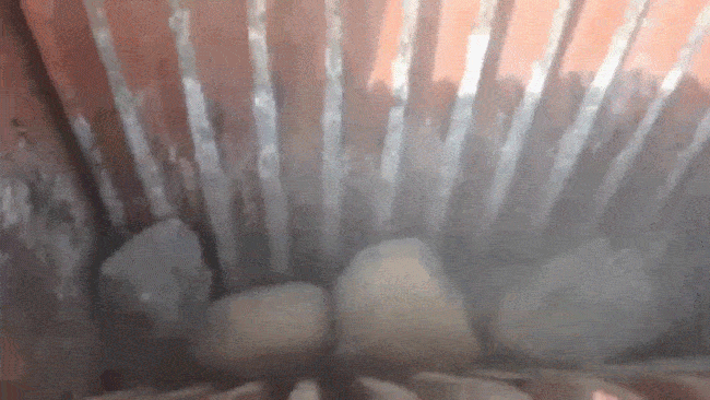 顎式破碎機粉碎石頭演示