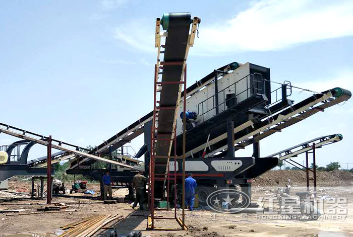 紅星技術(shù)工人為用戶現(xiàn)場安裝