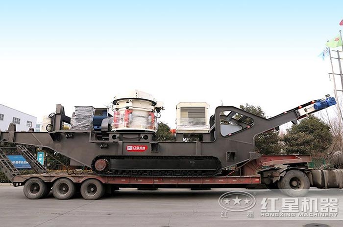 履帶移動(dòng)石料破碎機(jī)搭載圓錐破碎機(jī)