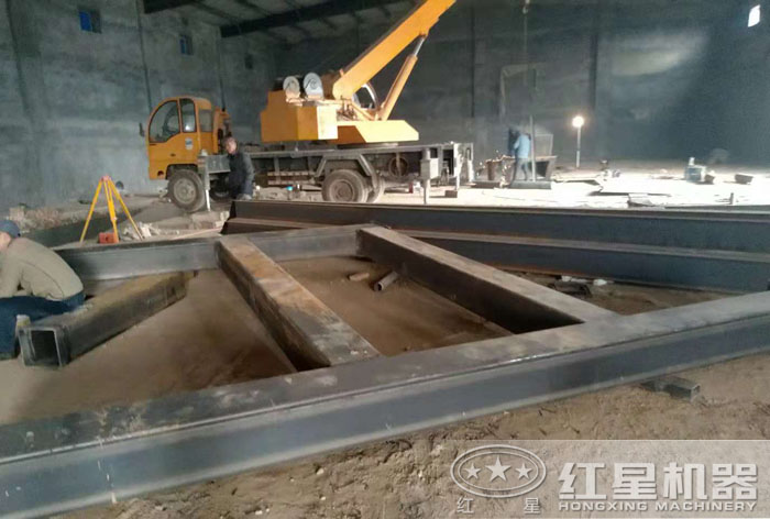 破碎生產(chǎn)線安裝現(xiàn)場 破碎生產(chǎn)線安裝現(xiàn)場