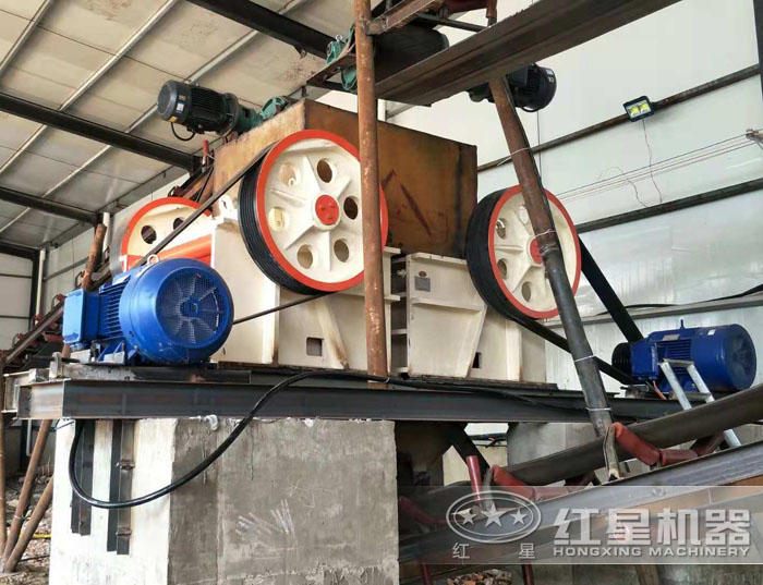 細(xì)顎破機(jī)安裝現(xiàn)場(chǎng)