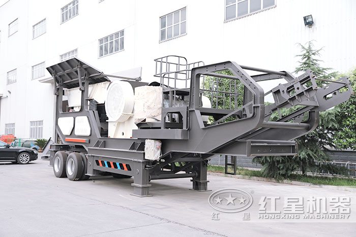 兩橋輪胎配置下的移動(dòng)粉碎機(jī) 兩橋輪胎配置下的移動(dòng)粉碎機(jī)