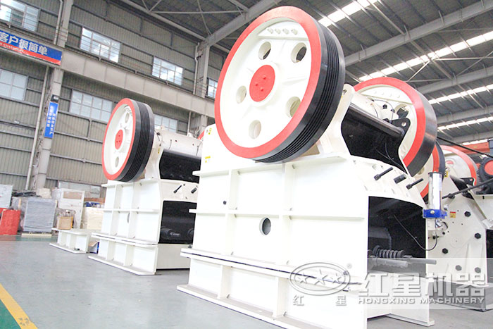 大型鄂式破碎機(jī)