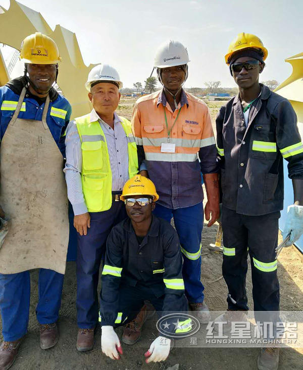 非州贊比亞客戶安裝洗砂機現(xiàn)場 非州贊比亞客戶安裝洗砂機現(xiàn)場