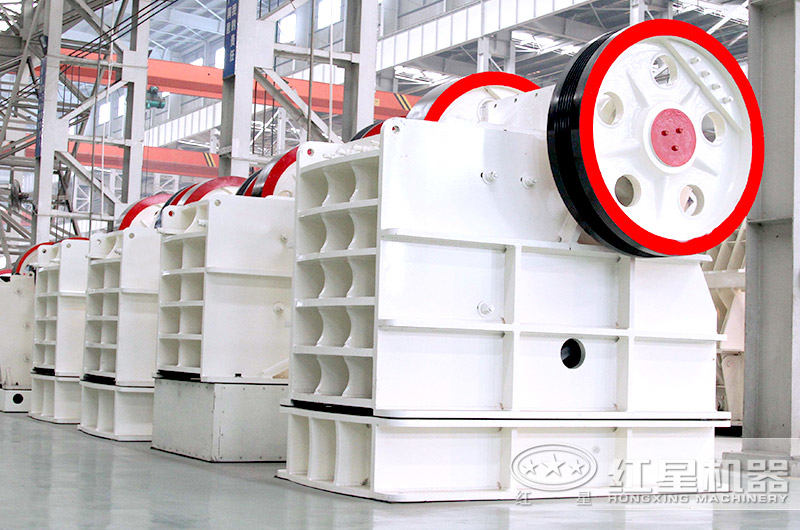 大型顎式破碎機(jī) 大型顎式破碎機(jī)