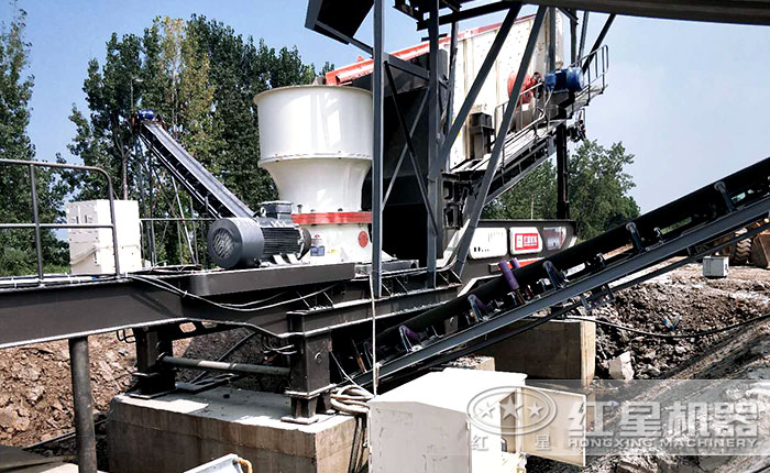 武漢單缸移動(dòng)破碎站生產(chǎn)現(xiàn)場(chǎng) 武漢單缸移動(dòng)破碎站生產(chǎn)現(xiàn)場(chǎng)