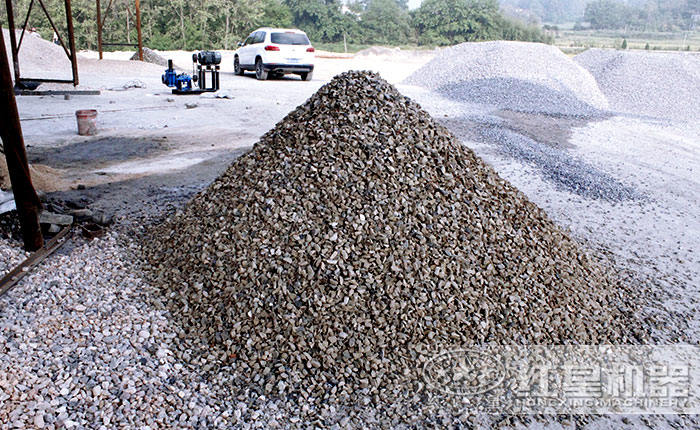 圓錐移動(dòng)破現(xiàn)場(chǎng)物料圖 圓錐移動(dòng)破現(xiàn)場(chǎng)物料圖