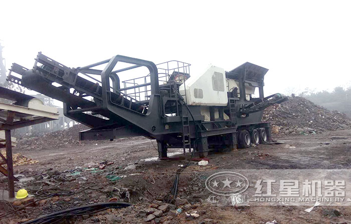 搭載鄂式破碎機(jī)