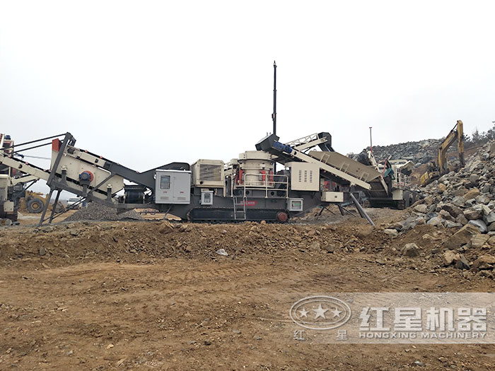 履帶粉碎機(jī)一體化作業(yè)